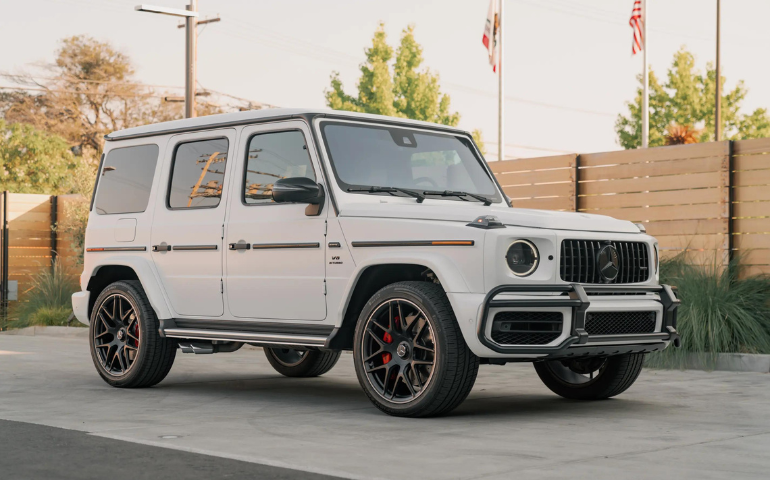 rent a MERCEDES G63 White Dubai